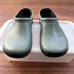 Sloggers Garden Clogs Green Waterproof Slip-On Shoes Women’s Size 7